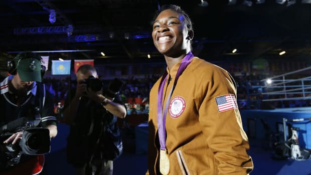 claressa-shields-holly-holm-boxing-ufc.jpg